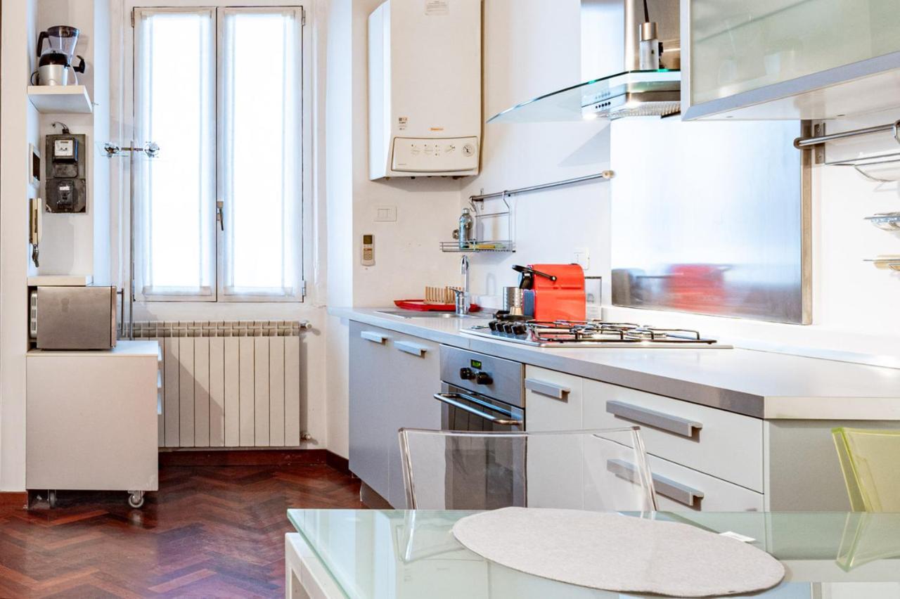 Ticinese Livings Comfy Suite - Full City Center Milão Exterior foto